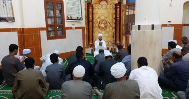 بالصور.. درس دينى للداعية الليبى الحبيب أحمد الطلحى فى الأقصر
