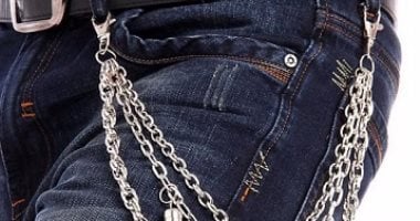 بعد بنطلون "التبول".. بالصور ماذا فعلت التقاليع بالموضة من المقطع للمبلول؟