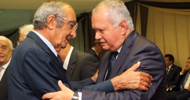 زكريا عزمى ومراد موافى ونواب بالبرلمان فى عزاء والدة محمد العرابى