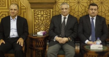 بالصور.. أحمد زكى بدر وأسامة هيكل يشاركان فى عزاء والد النائب أحمد سمير