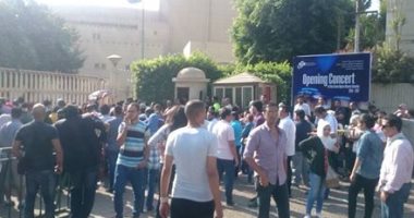 قارئة ترصد صعوبات الحصول على تذاكر حفل عمر خيرت.. أبرزها السوق السوداء