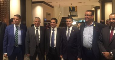 النائب على بدر يغادر نيويورك متوجها للقاهرة بعد وفاة والدته