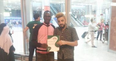  منتخب السويس يخطف "سانو يوسف" من المطار 