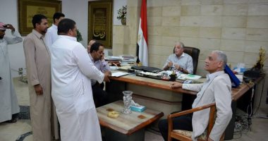 محافظ جنوب سيناء يبحث مشاكل المواطنين