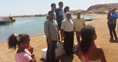 وكيل وزارة الشباب والرياضة بجنوب سيناء يوزيع جوائز بطولة القاهرة للسباحة المفتوحة بشرم الشيخ