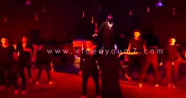 بالفيديو.. فريق "كلاكيت" يعرض مسرحية "لما روحى طلعت" على "الهوسابير"