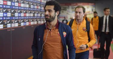 بالصور.. محمد صلاح يصل مع روما إلى ملعب "أولمبيكو" لمواجهة كروتونى