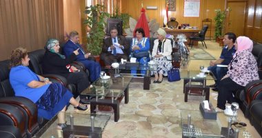 بالصور.. وفد اتحاد عمال مصر ينظم مؤتمرًا لتمكين المرأة بالإسماعيلية