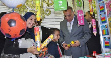 محافظ الجيزة ورئيس الغرفة التجارية يفتتحان معرض مستلزمات المدارس