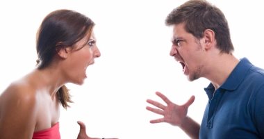 عزيزى الزوج المشكلة عندك .. فى 5 خطوات كيف تتخلص من نكد مراتك؟