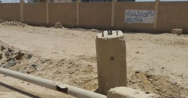 سكان المنطقة السياحية بأكتوبر يطالبون برصف الطرق وإنارتها