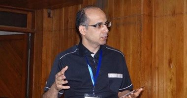 أستاذ بجامعة قناة السويس يشارك إدراة فيس بوك فى تجربة منصة Facebook at work