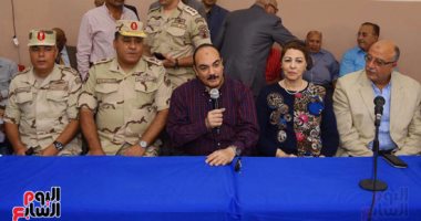 بالفيديو والصور.. محافظ الإسكندرية يجتمع بأهالى غيط العنب استعدادا لتسليم الوحدات السكنية