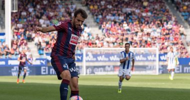 إيبار يهزم ريال سوسيداد ويزاحم برشلونة بجدول الليجا