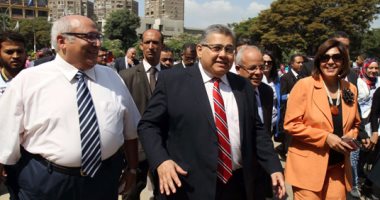 بالفيديو.. وزير التعليم العالى يصل جامعة عين شمس واتحاد الطلبة يستقبله بأعلام مصر