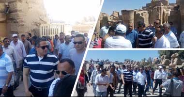بالصور.. وزير الآثار لـ"اليوم السابع" من معبد الكرنك: انتهاء العمل بالمتحف المفتوح ومعبد "سجم نحت" وفتحهما للجمهور.. الدكتور خالد العنانى يعلن تخفيض إيجارات البازارات 70% وكافيتيرات المعابد 60%