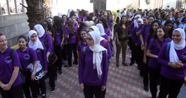 فى أول يوم دراسة.. مدرسة ثانوية بنات تجبر الطالبات على إزالة المكياج بالجيزة