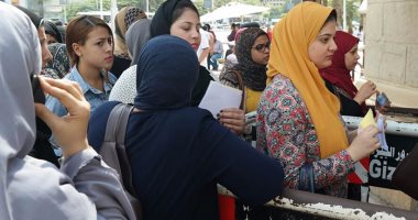 نائب رئيس جامعة المنصورة لشئون التعليم يستقبل الطلاب بالمدن الجامعية