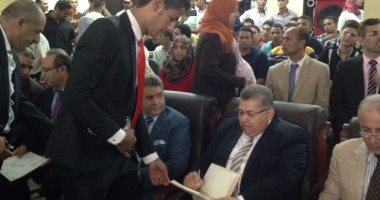 بالصور.. تعرف على رسالة وزير التعليم العالى بخط يده لطلاب جامعة بنها