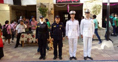 بالصور.. ضباط أمن القاهرة يزورون مدرسة الشهيد محمد لطفى 