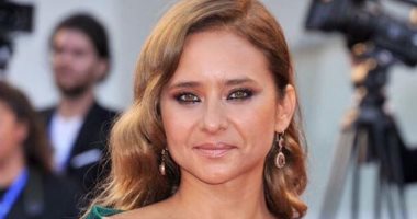 نيللى كريم تصل بعد انتهاء حفل مهرجان القاهرة السينمائى لمشاهدة "يوم للستات"