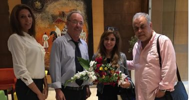 روجينا تنشر صورة لها مع أشرف زكى ورشيد الميمونى فى المغرب