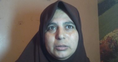 بالفيديو.. والدة طالب بكفر الشيخ باكية: نجلى مصمم على الهجرة غير الشرعية 