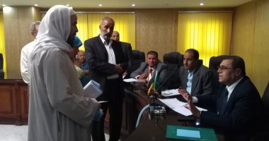 محافظ الفيوم يعقد اللقاء الأسبوعي لبحث طلبات المواطنين 