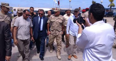 بالصور ..محافظ كفر الشيخ وقائد المنطقة الشمالية يتفقدان محطة كهرباء البرلس