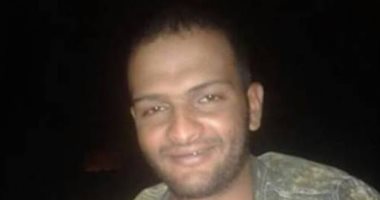 أهالى أبنوب يشيعون جثمان أحد ضحايا مركب رشيد بعد العثور عليه بوادى النطرون 