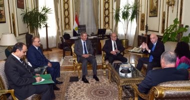 بالصور.. رئيس الوزراء يستقبل رئيس الاتحاد الدولى لكرة القدم