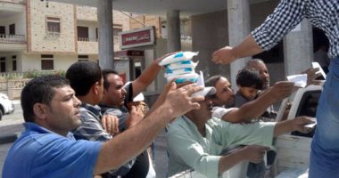 بالصور .. توزيع 130 طن كيلو سكر على القرى الأكثر فقراً بكفر الشيخ 