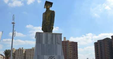  بالصور.. تشجير وتجميل ميدان أحمد زويل بكفر الشيخ تمهيداً لافتتاحه