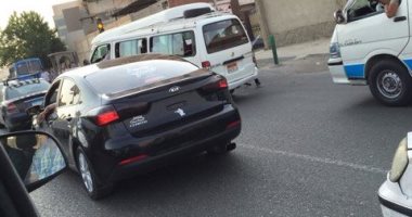 بالصور.. قارئ يرصد سيارات تسير بدون أرقام فى ألف مسكن وجسر السويس