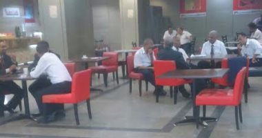 مصادر بالمطار: تفتيش رجال الجمارك جاء بعد توصية من لجان التفتيش الدولية 