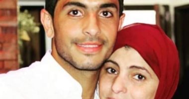 نجوم الكرة يقدمون التعازى لأيمن أشرف لاعب سموحة لوفاة والدته وشقيقته