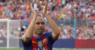 مستقبل إنييستا مع برشلونة يواجه المجهول