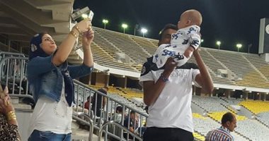  محمد حازم إمام أصغر مشجع فى استاد برج العرب