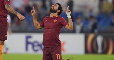 روما يحتفل بمرور عام على هدف محمد صلاح فى شباك فيورنتنيا