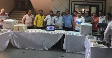 حبس 6 أشخاص 4 أيام بتهمة تزوير مليون دولار و5 ملايين جنيه مصرى بالجيزة