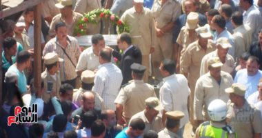 بالصور.. جنازة عسكرية مهيبة لشهيد شرطة العريش فى مسقط رأسه بالمنوفية