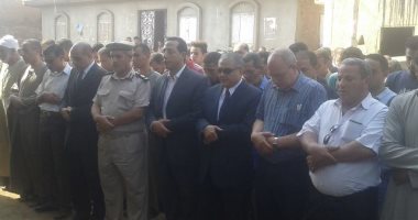سكرتير عام محافظة المنوفية يقدم واجب العزاء فى شهيد العريش