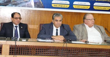 وزير البيئة: طرح أراضى لإقامة مشروعات تدوير المخلفات فى المحافظات قريبا