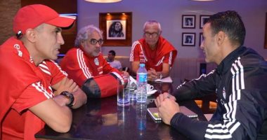 بالصور.. الحضرى رجل المهام المتعددة فى معسكر الفراعنة