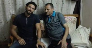 حسام غالى يتبرع بملابس وكرات لنادى بيلا