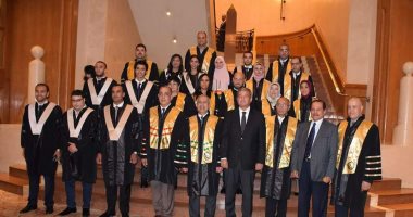 وزير الشباب والرياضة يشهد حفل تخرج الأكاديمية العربية