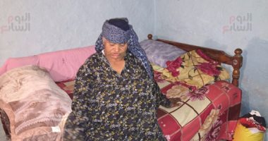 بالصور.. مسنة تحلم ببناء منزلها بالطوب الأحمر فى مركز طنطا