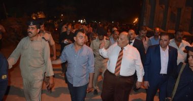 إزالة التعديات بحرم "الجسر الواطى" وإيقاف مديرى البيئة والإشغالات بالمطرية