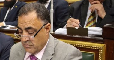 إلهامى عجينة يطلب منع سما المصرى من تقديم برنامج دينى..ويعلق:تتحشم الأول