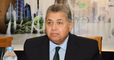 أشرف الشيحى يتفقد حالة طفل مجهول مصاب بكسر فى القفص الصدرى بمستشفى أبو الريش